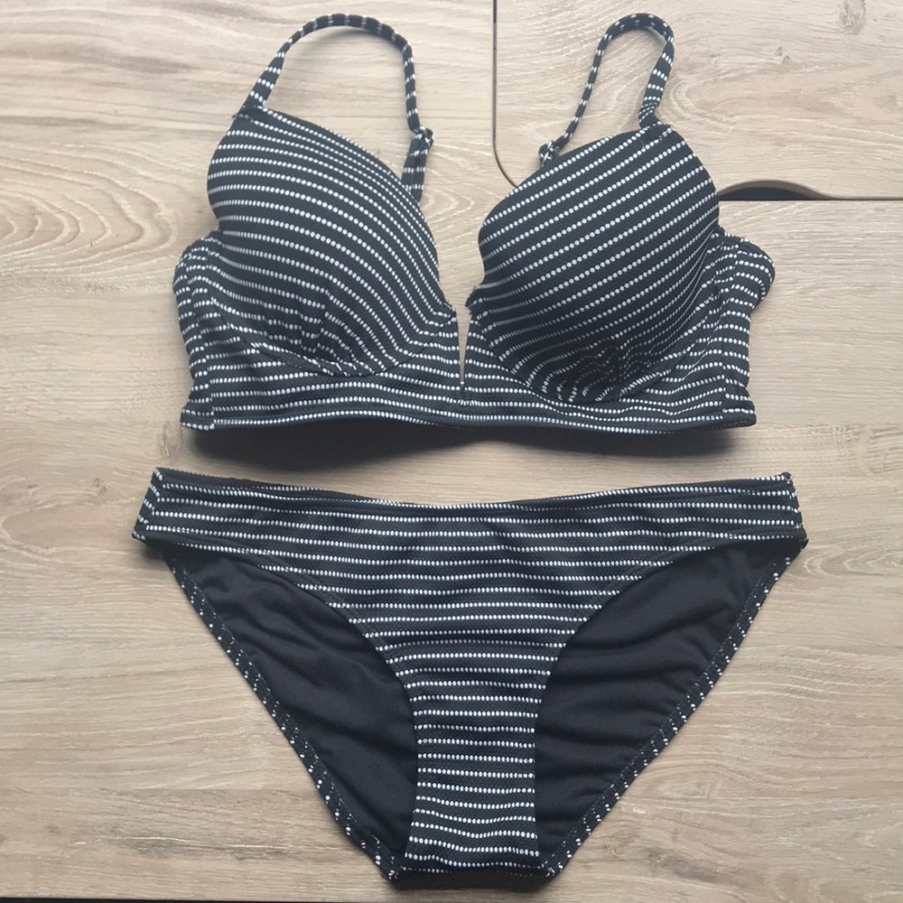 Xhilaration bikini top & bottom